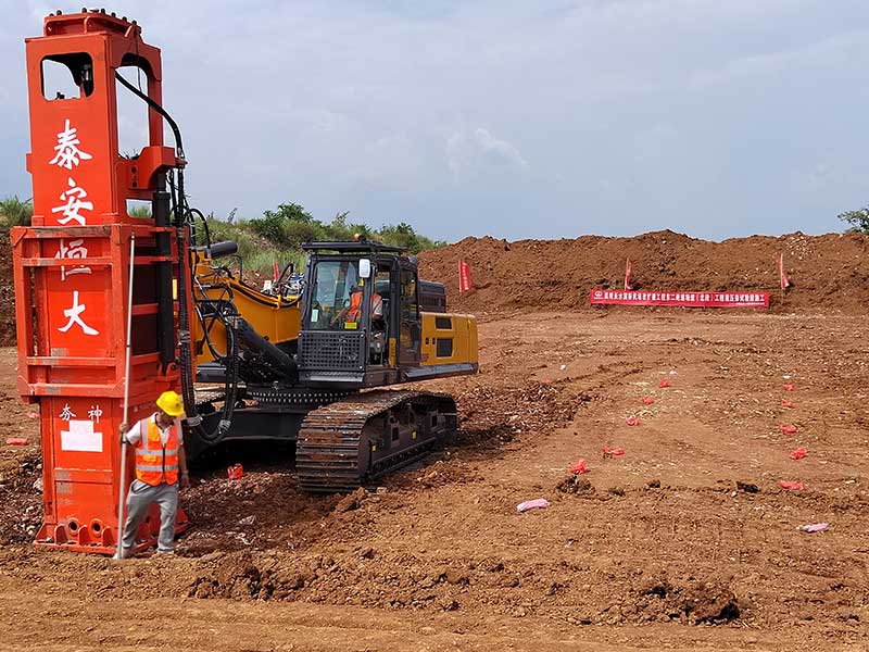 HC180高速液壓夯實(shí)機(jī)昆明長水機(jī)場施工 HC180高速液壓夯實(shí)機(jī)昆明長水機(jī)場施工