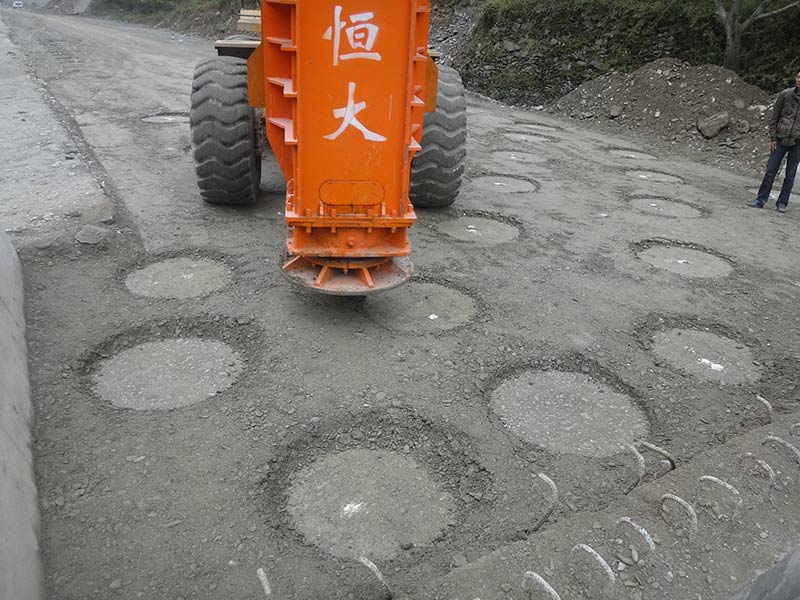 裝載機(jī)夯實(shí)機(jī)